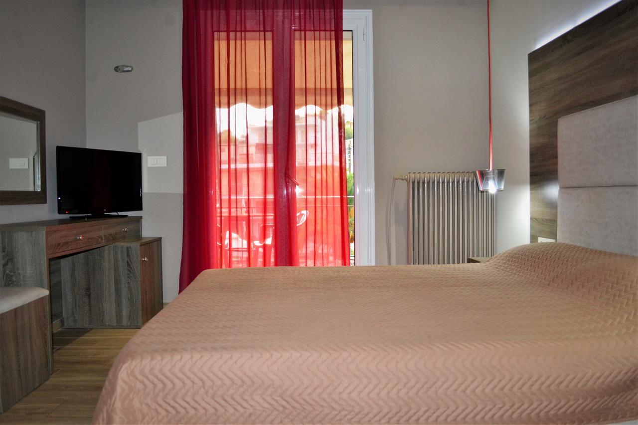 Ritsas Hotel Tolón Eksteriør bilde